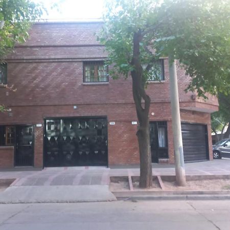 Apartamentos Willy - En Zona Residencial Con Estacionamiento Mendoza Buitenkant foto
