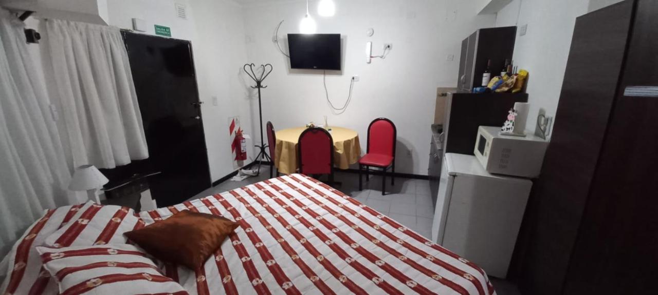 Apartamentos Willy - En Zona Residencial Con Estacionamiento Mendoza Buitenkant foto
