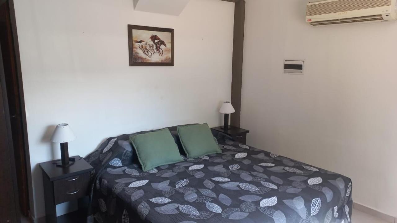 Apartamentos Willy - En Zona Residencial Con Estacionamiento Mendoza Buitenkant foto